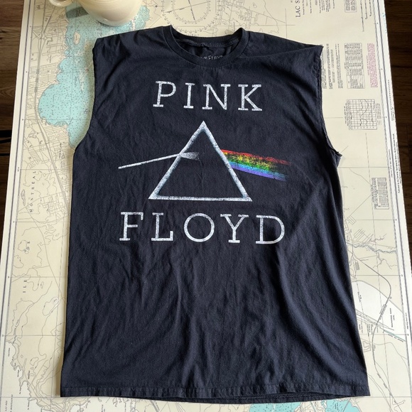 🤘🏻Pink Floyd Dark Side of the Moon Graphic Cutoff Tee - Picture 2 of 4